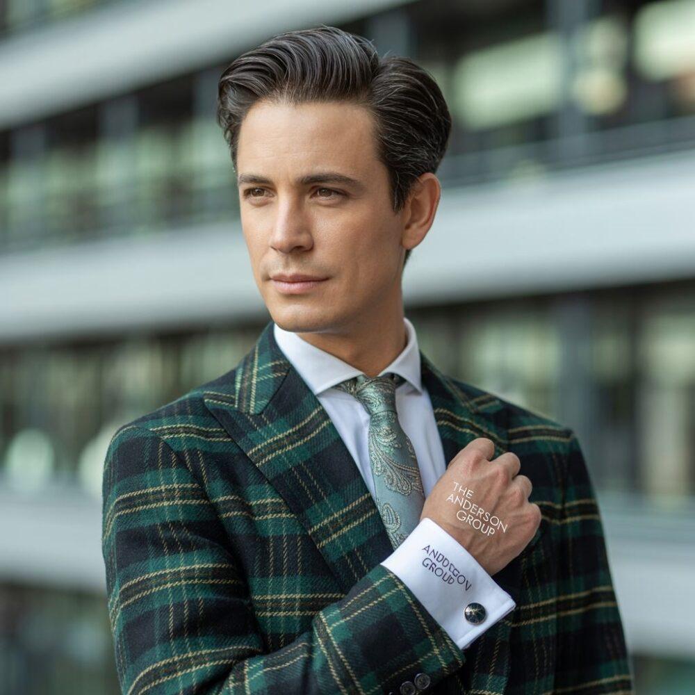 krawat do marynarki w kratę