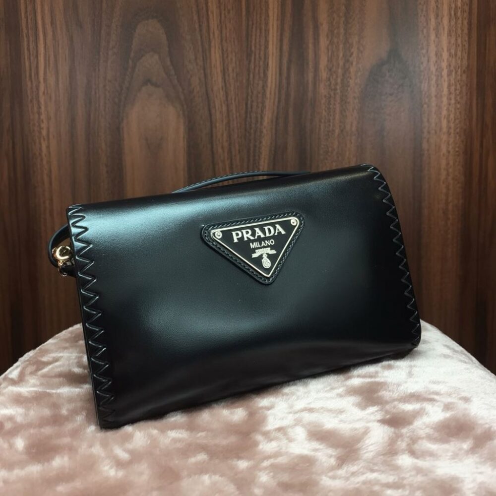 oryginalne okucia torebki Prada