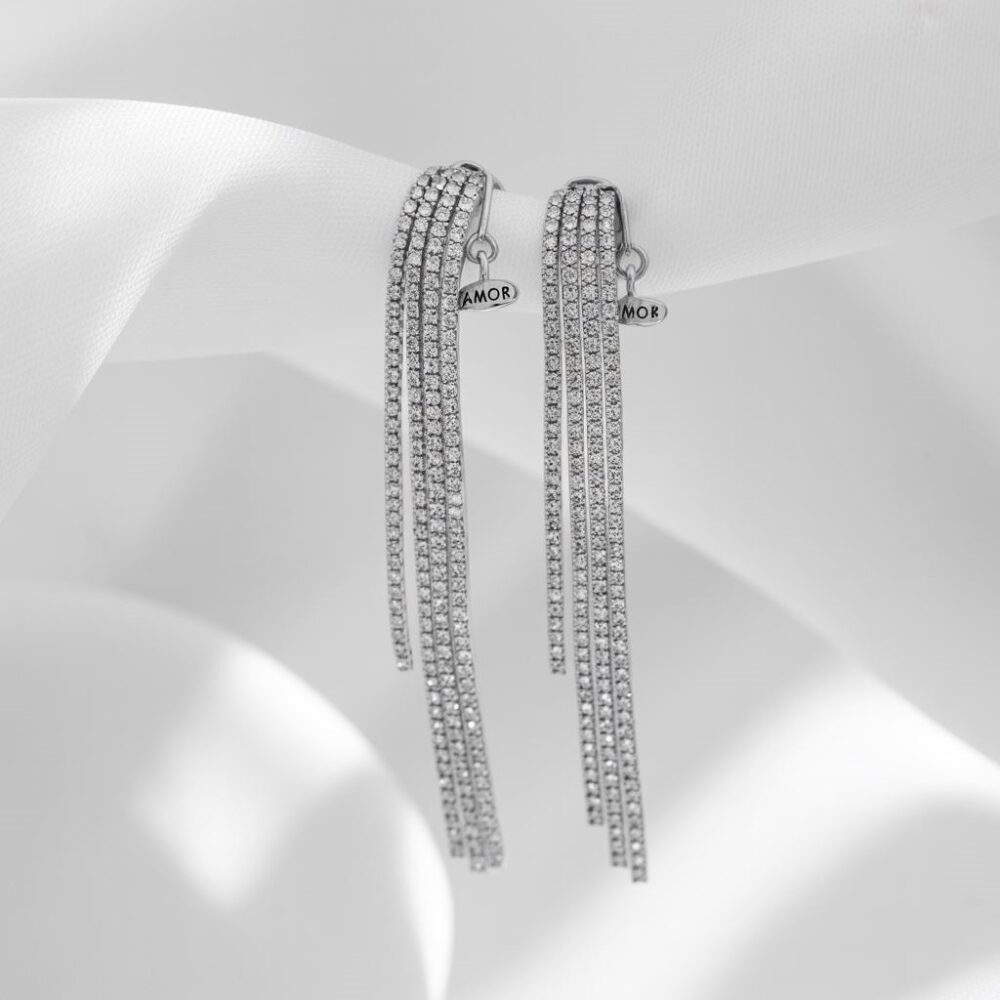 wybór krawatów do granatowego garnituru