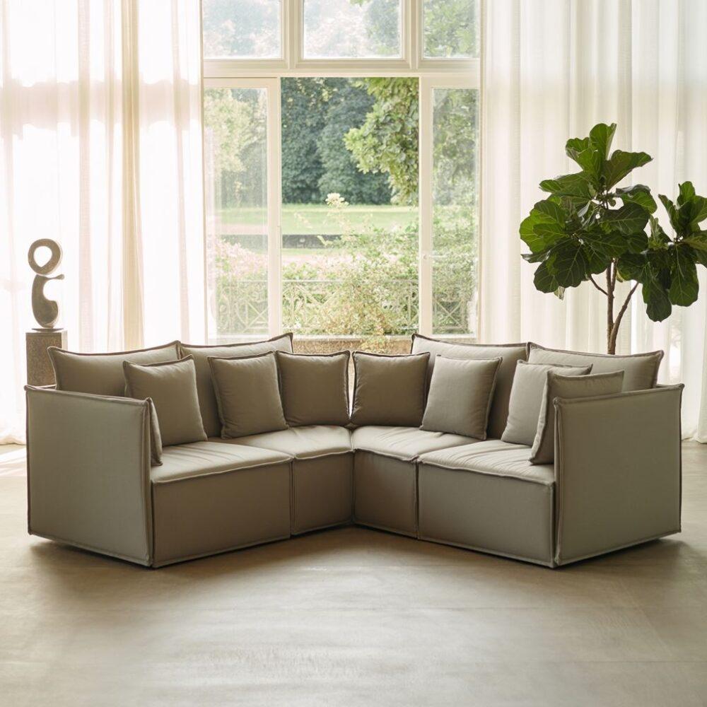 wygodny narożnik z poduszkami